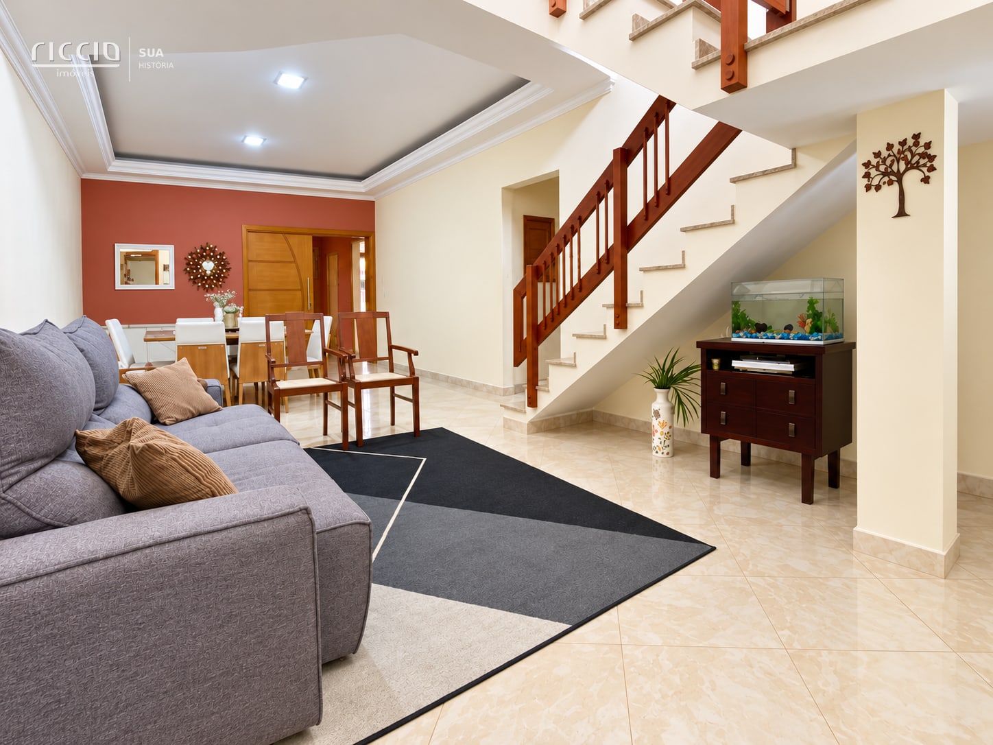 Sobrado à Venda no Village das Flores – Caçapava/SP | 4 Dormitórios (2 Suítes e 2 Demi-Suítes), Piscina e 6 Vagas