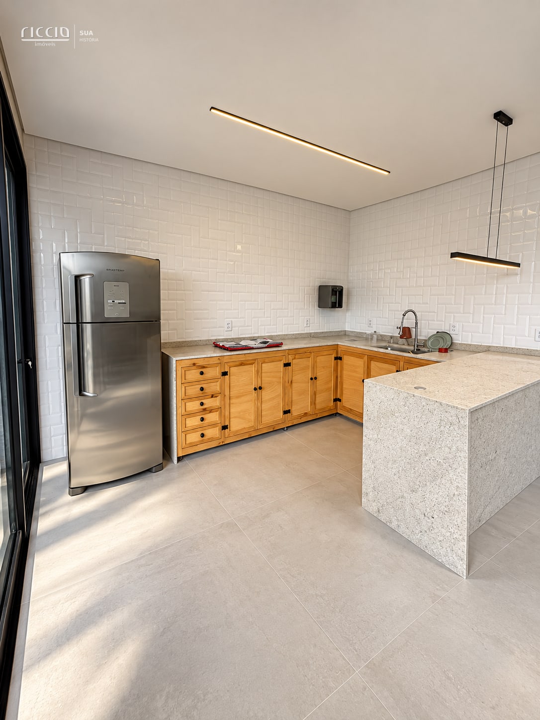 Casa em Condomínio à venda no Residencial Mantiqueira — ambiente interno