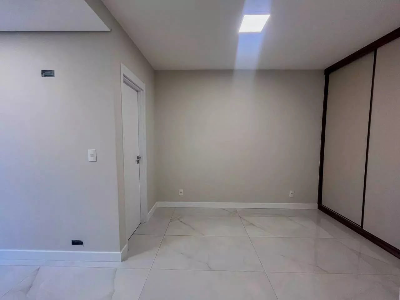 Apartamento à venda no Condomínio Royal Park — ambiente interno