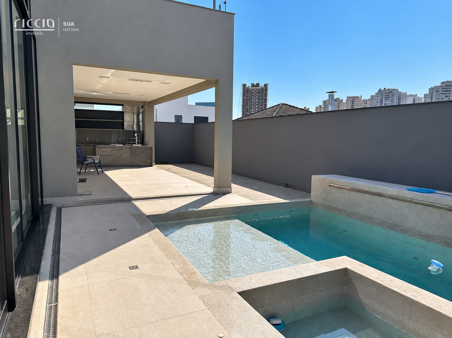 Casa em Condomínio à venda no Jardim Aquarius — ambiente interno