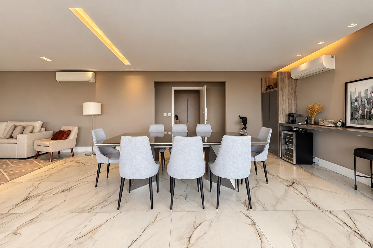 Apartamento à venda no Jardim das Colinas — fachada e vista principal