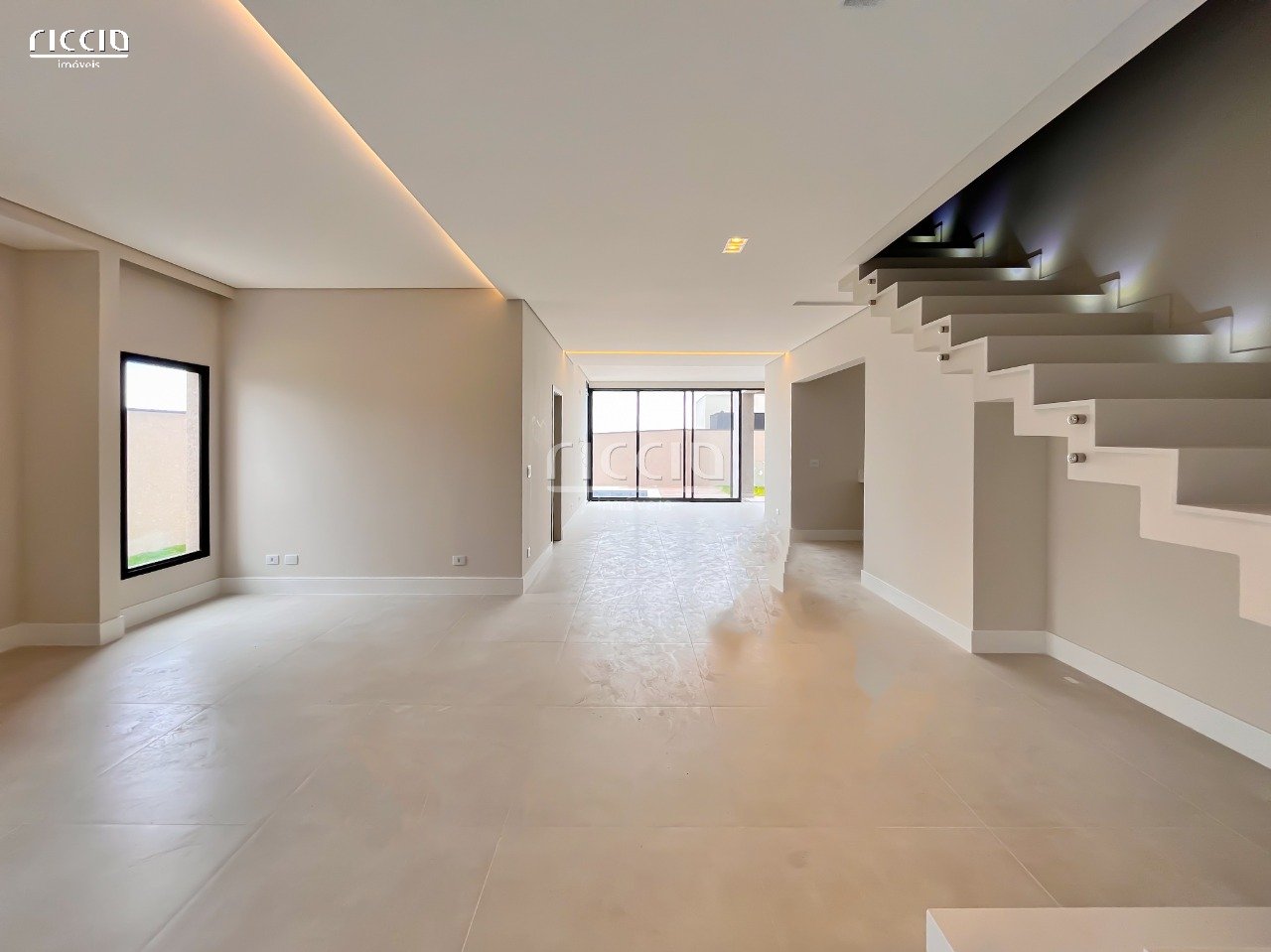 Casa em Condomínio à venda no Urbanova — ambiente interno