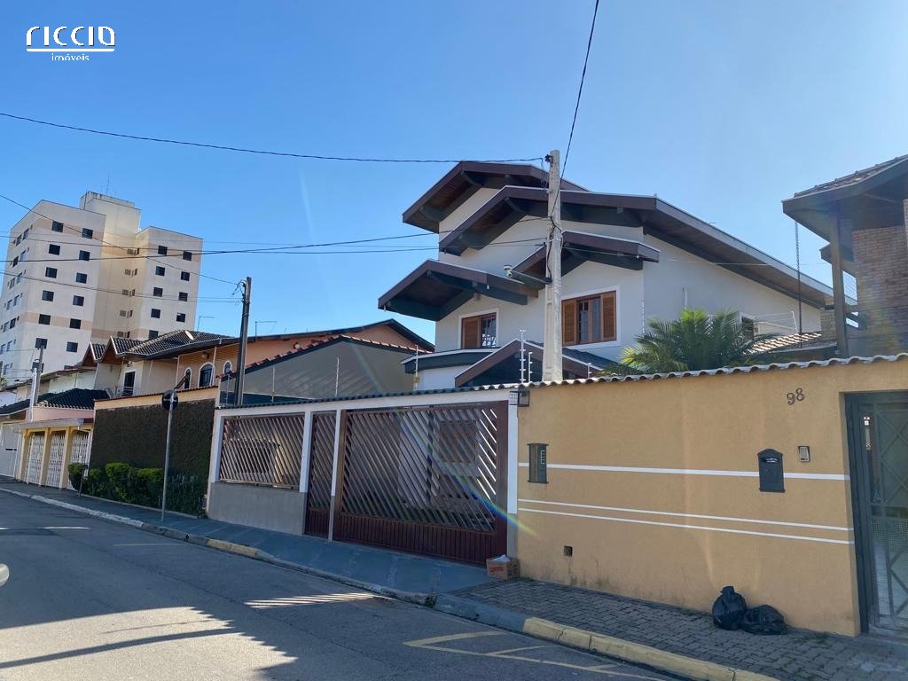 Casa à venda no Jardim das Indústrias — ambiente interno