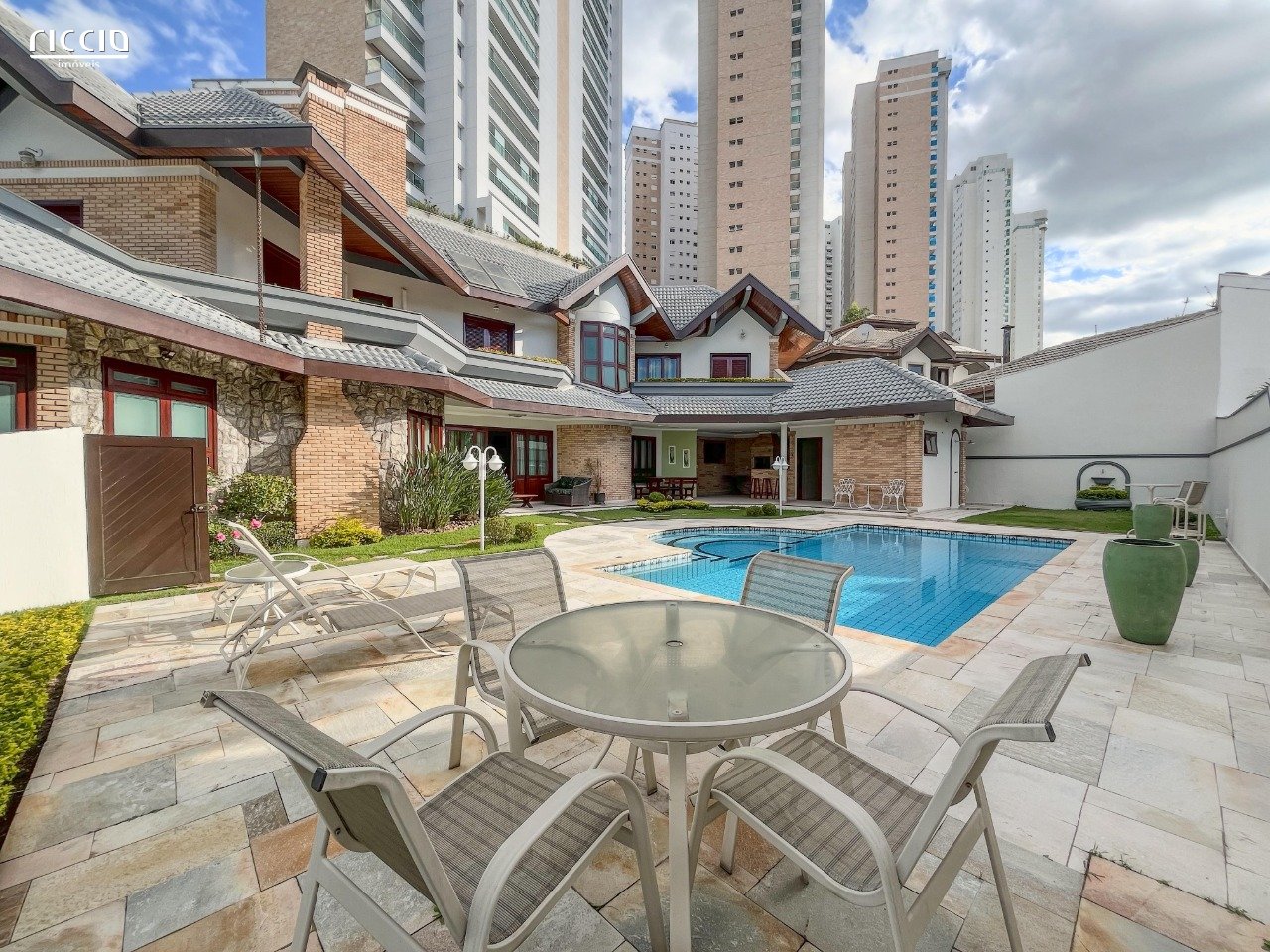 Casa em Condomínio à venda no Jardim das Colinas — imagem 40 de 41