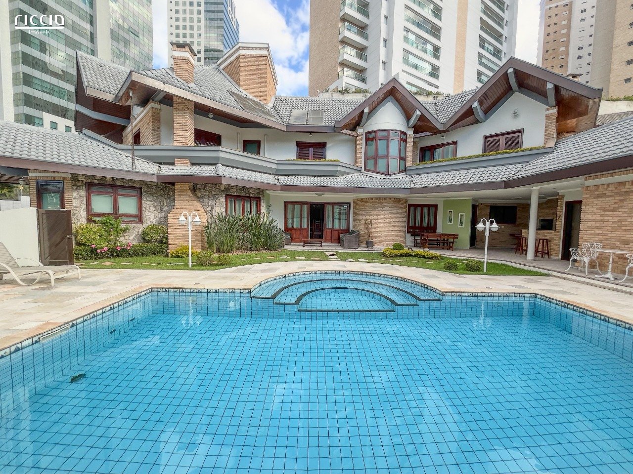 Casa em Condomínio à venda no Jardim das Colinas — imagem 38 de 41