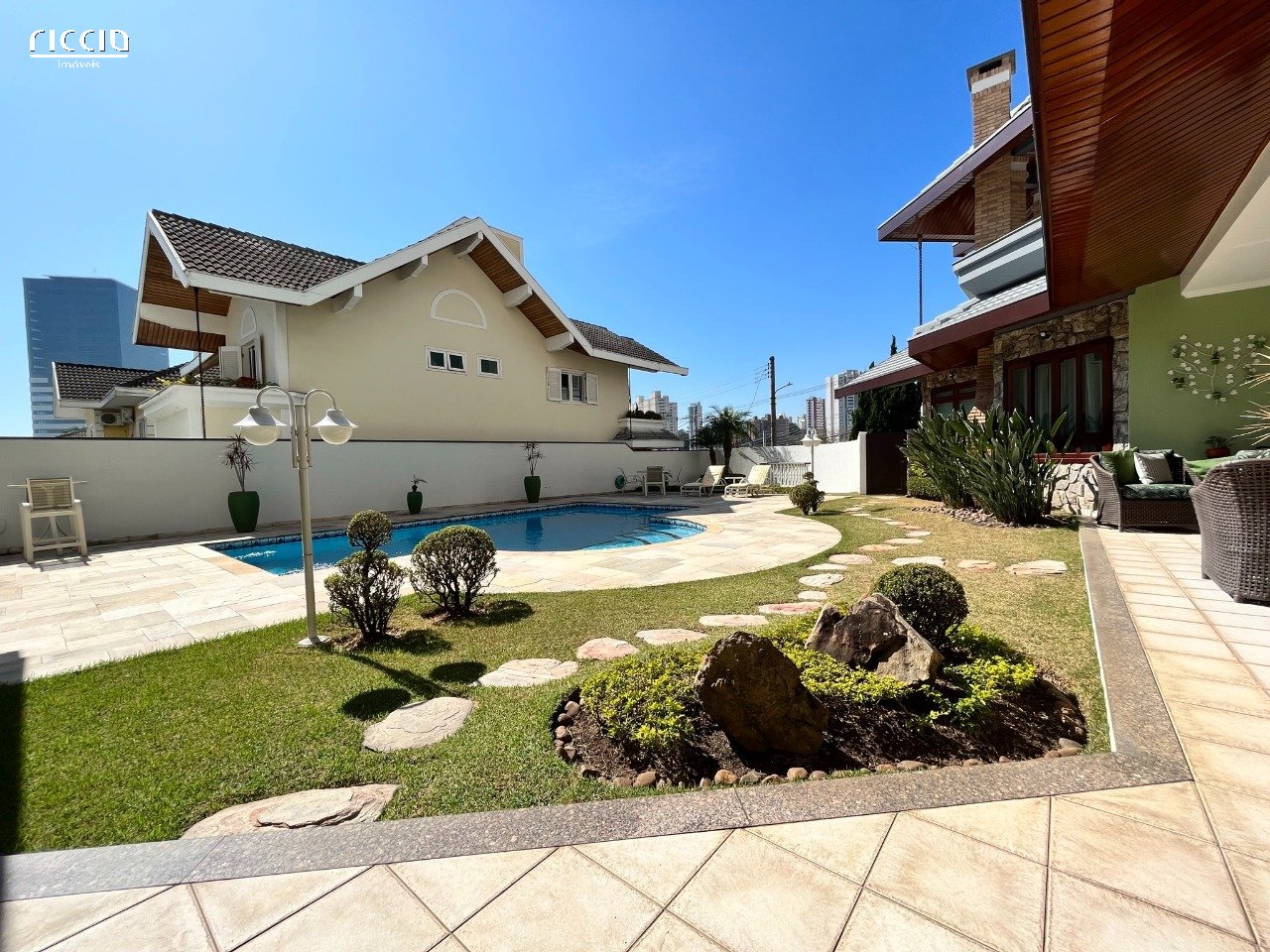 Casa em Condomínio à venda no Jardim das Colinas — imagem 39 de 41