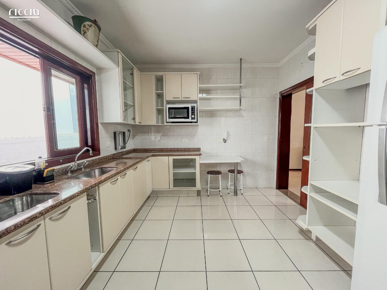 Casa em Condomínio à venda no Jardim das Colinas — imagem 12 de 41