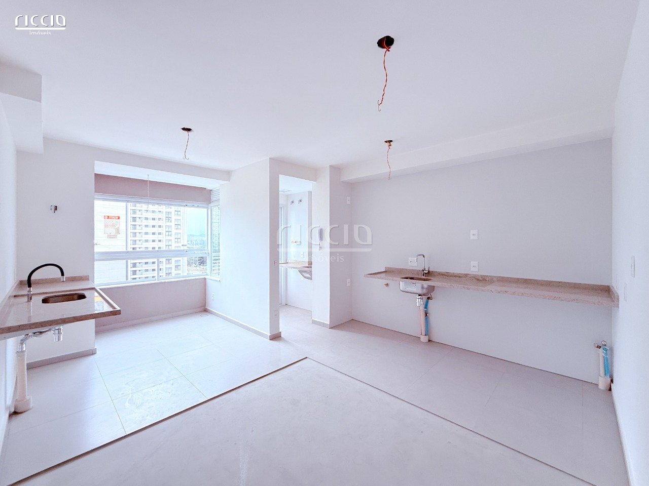 Apartamento à venda Ed. Kingdom Towers West - 71 m² 2 Dorms 1 Suíte 2 Vagas + Hobby Box - Andar Medio / Alto ao lado Shopping Colinas