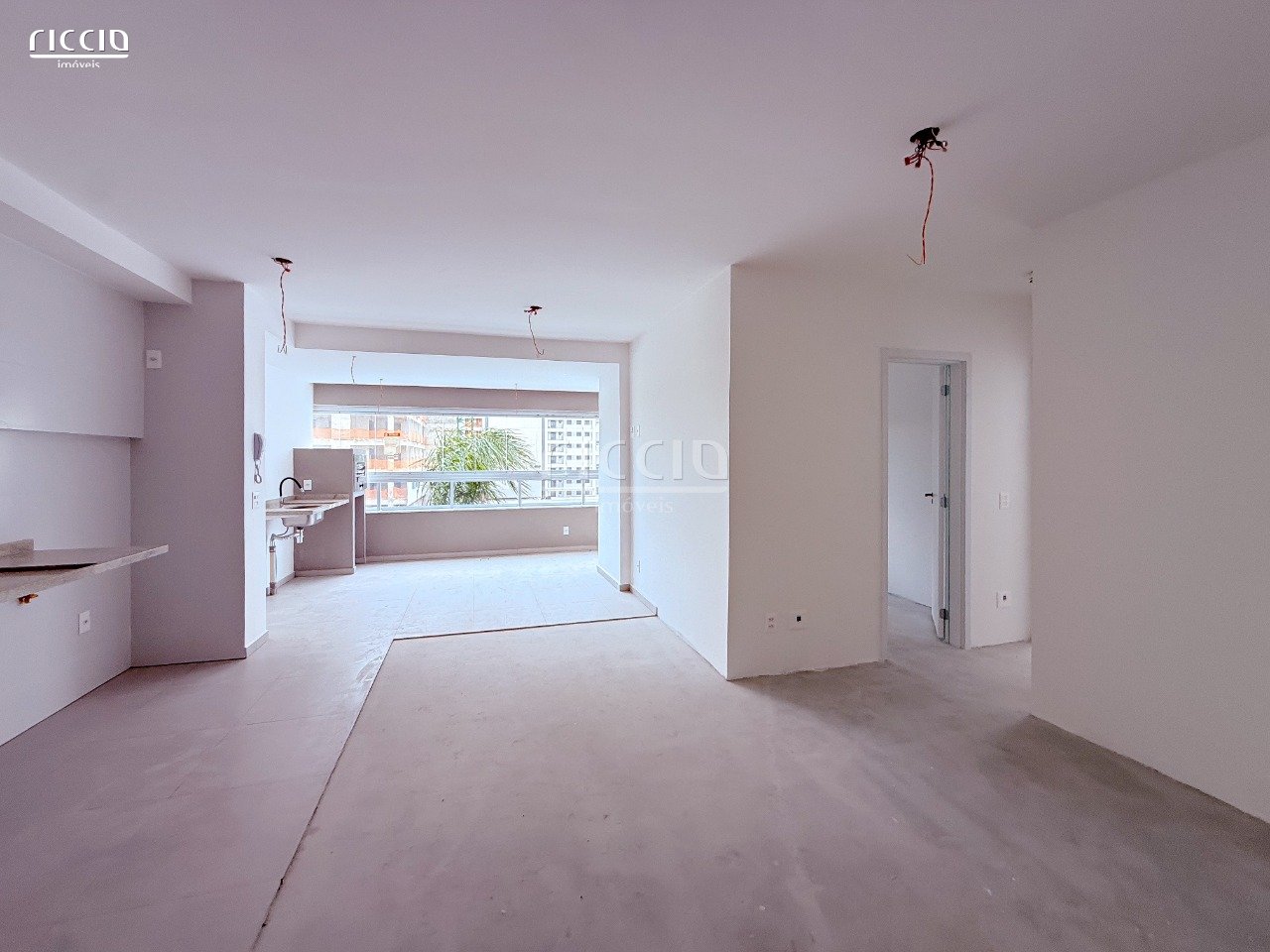 Apartamento à venda Ed. Kingdom Towers West de 91,36 m² 3 SUÍTES (1 americana) e 2 Vagas + Hobby Box. Ao lado Shopping Colinas