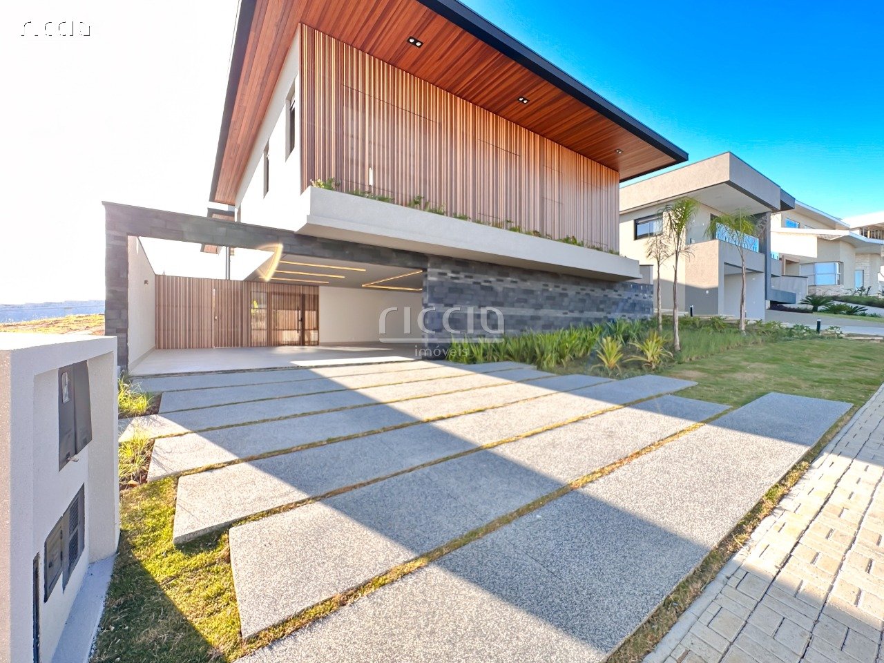 Sobrado Reserva do Paratehy Sul 600 m² 4 Suítes - Projeto Otta Albernaz - Piscina Infinita - Melhor Terreno - Alto Padrão