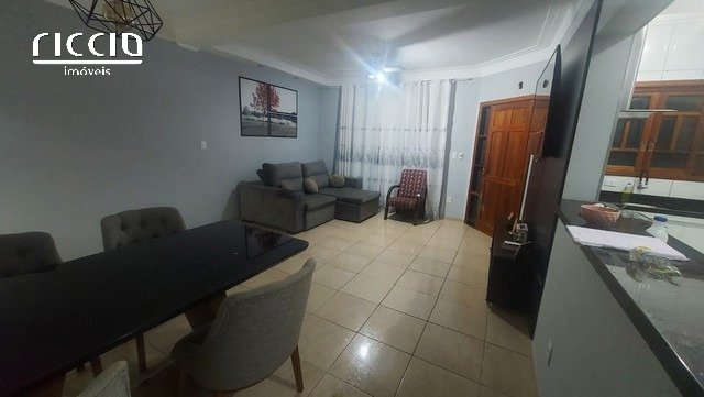 Bela casa no Bairro do Bosque dos Ipês com 3 dormitórios sendo 1 suíte