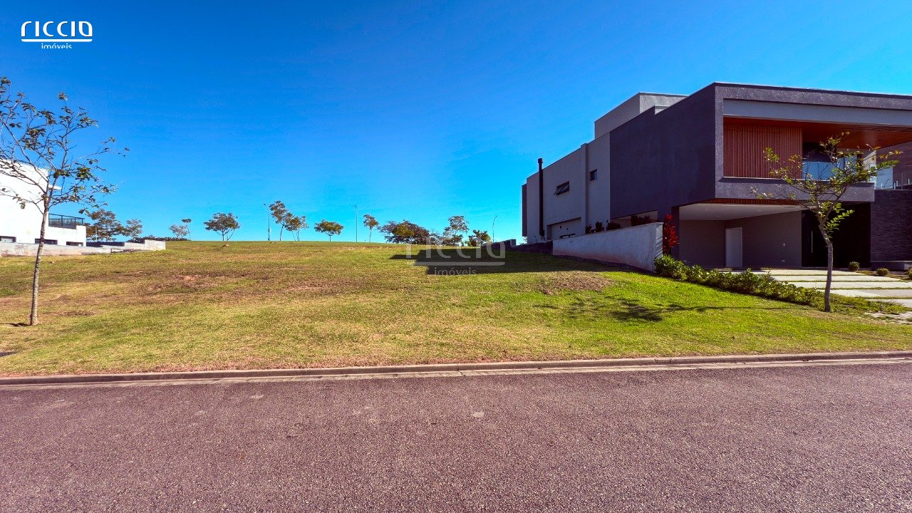 Terreno à venda no Urbanova. Cond. Alphaville 2 Quadra N2 - 494,75 m² ( Leve Aclive) em São José dos Campos/SP