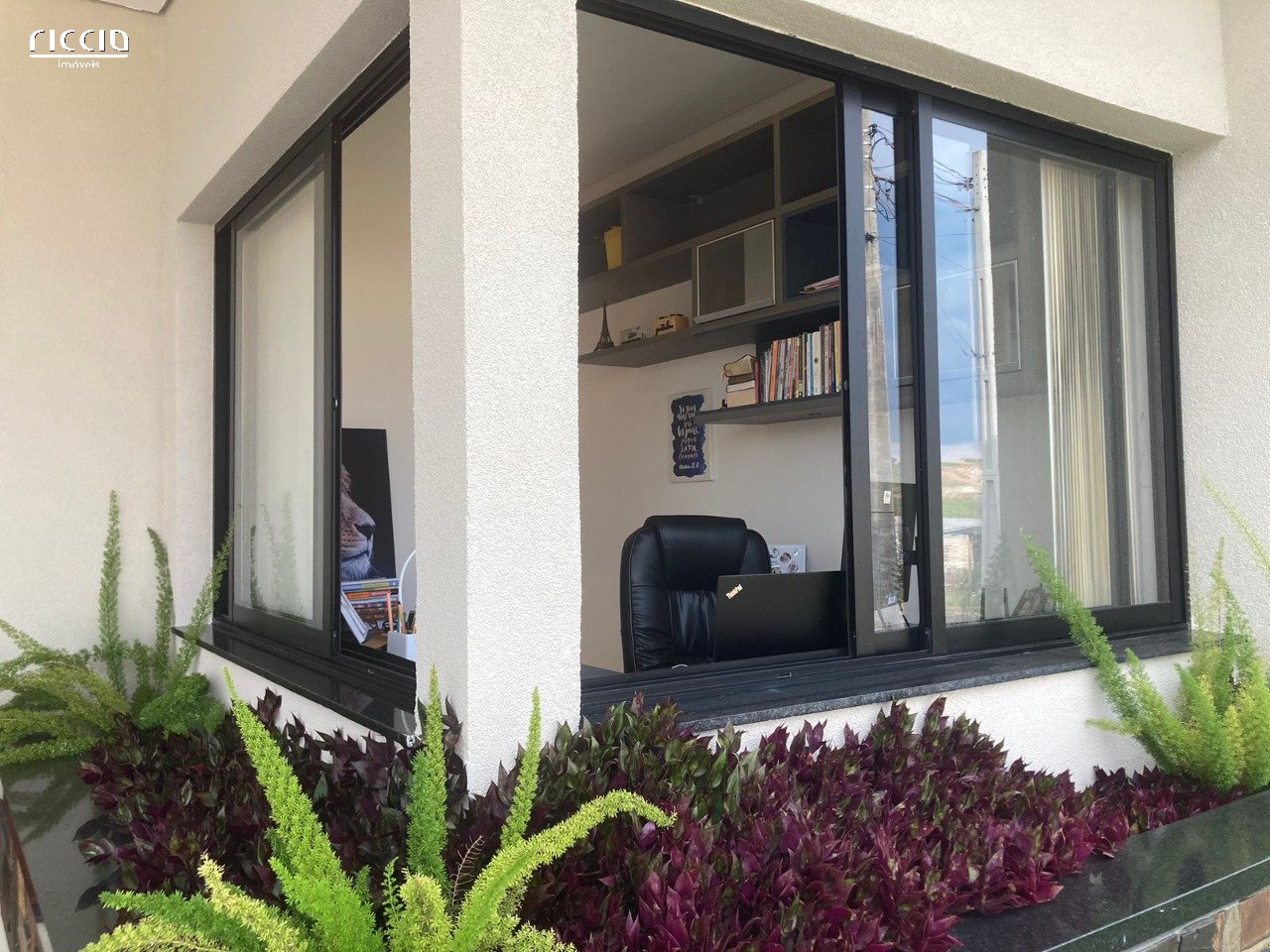 Casa em Condomínio à venda no Parque Residencial Maria Elmira — detalhe do imóvel