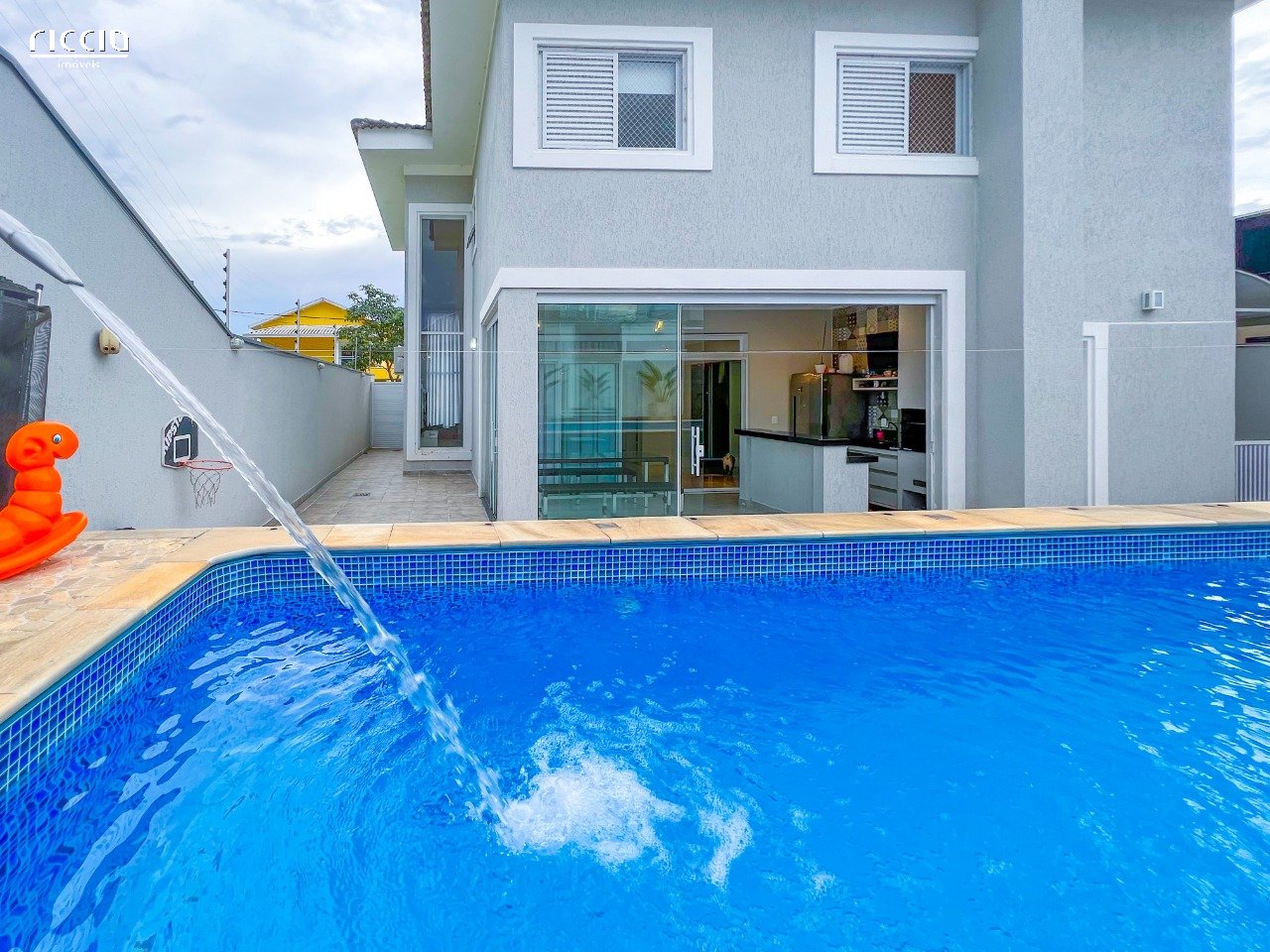 Casa em Condomínio à venda no Residencial Terras do Vale — ambiente interno