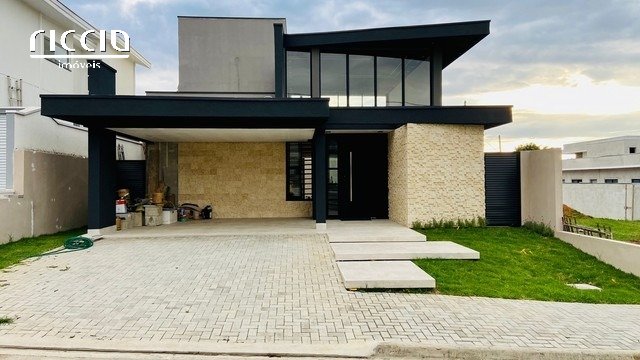 Casa em Condomínio à venda no Residencial Terras do Vale — ambiente interno