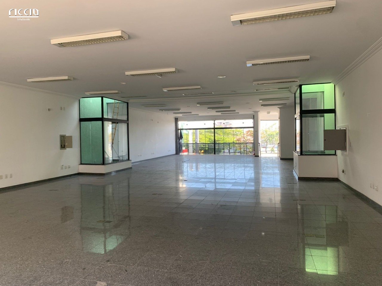 Ponto Comercial à venda no Jardim Satélite — detalhe do imóvel