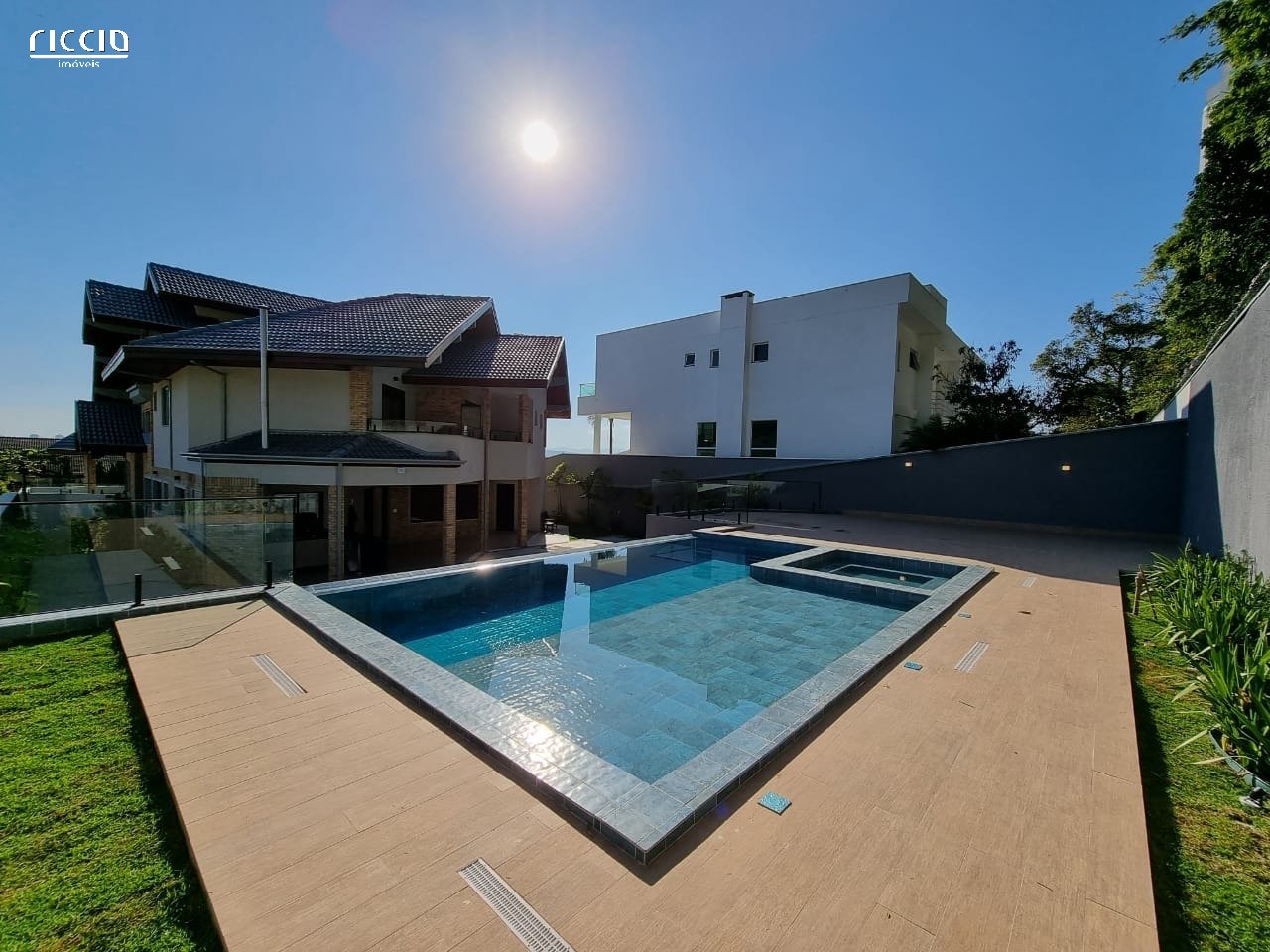 Casa em Condomínio à venda no Jardim das Colinas — imagem 35 de 36