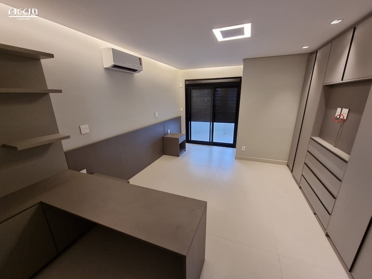 Casa em Condomínio à venda no Jardim das Colinas — imagem 16 de 36