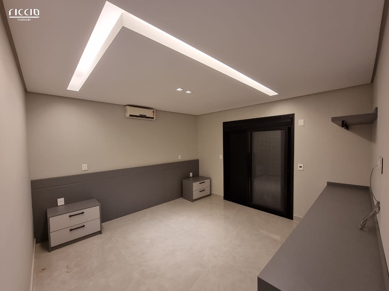 Casa em Condomínio à venda no Jardim das Colinas — imagem 15 de 36