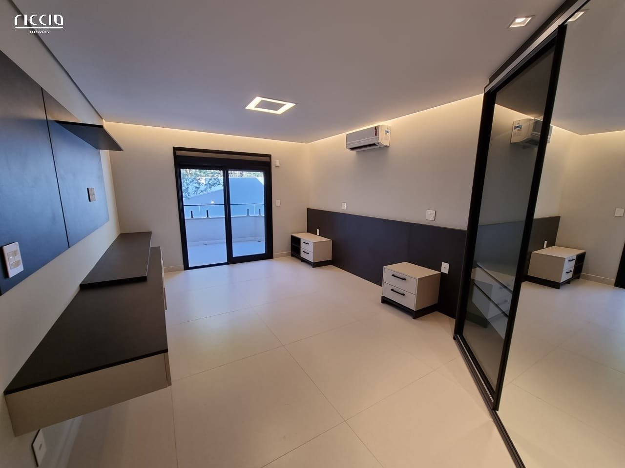 Casa em Condomínio à venda no Jardim das Colinas — imagem 19 de 36