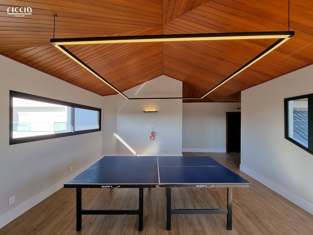 Casa em Condomínio à venda no Jardim das Colinas — imagem 27 de 36