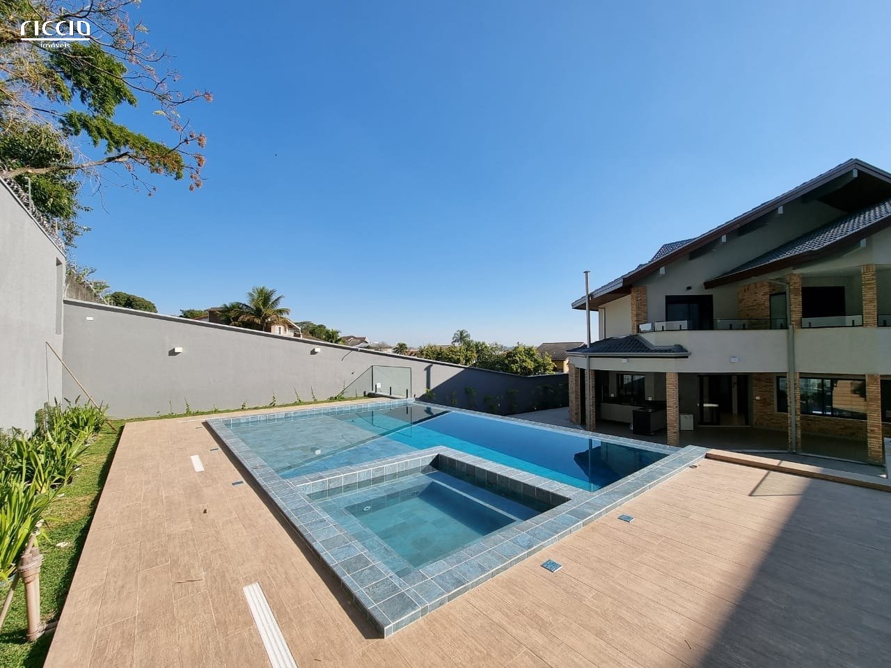 Casa em Condomínio à venda no Jardim das Colinas — imagem 33 de 36