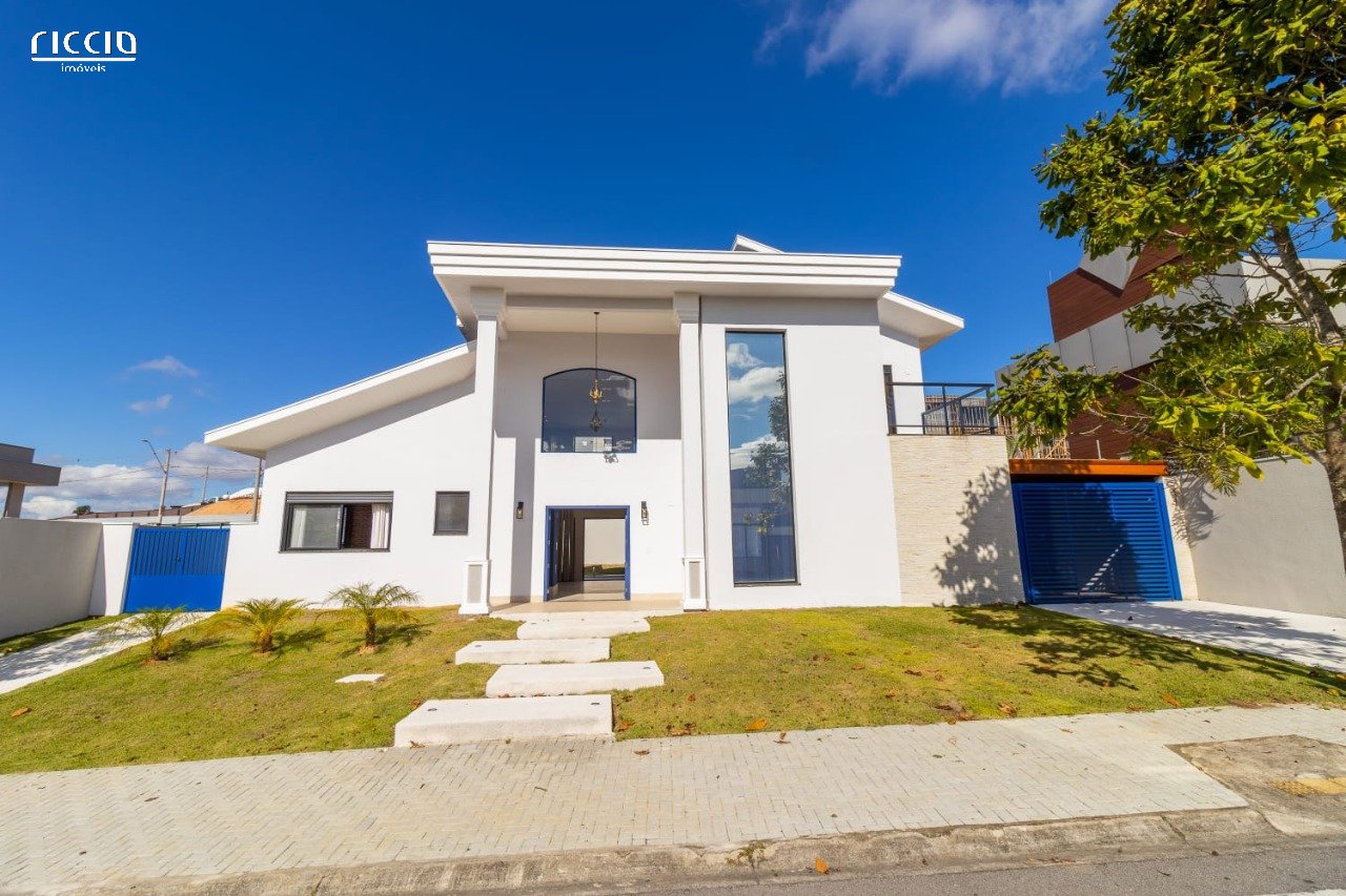 Linda casa no Urbanova novinha com 335 m2, com 4 dormitórios 2 suites