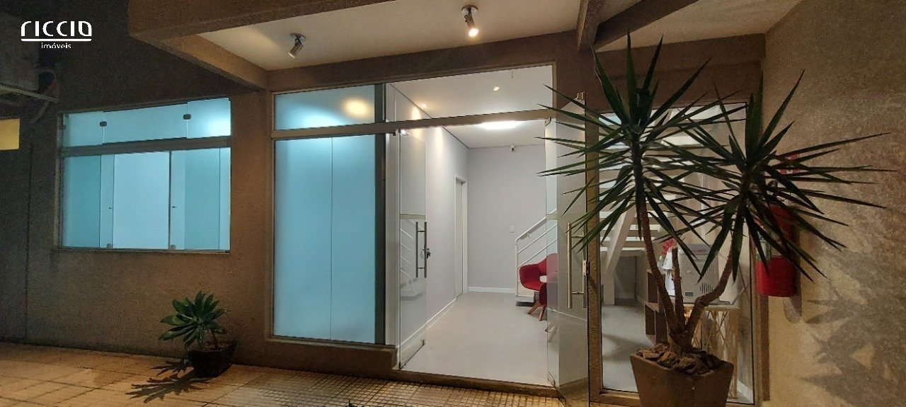 Casa Comercial no Jardim Maringá com 9 salas