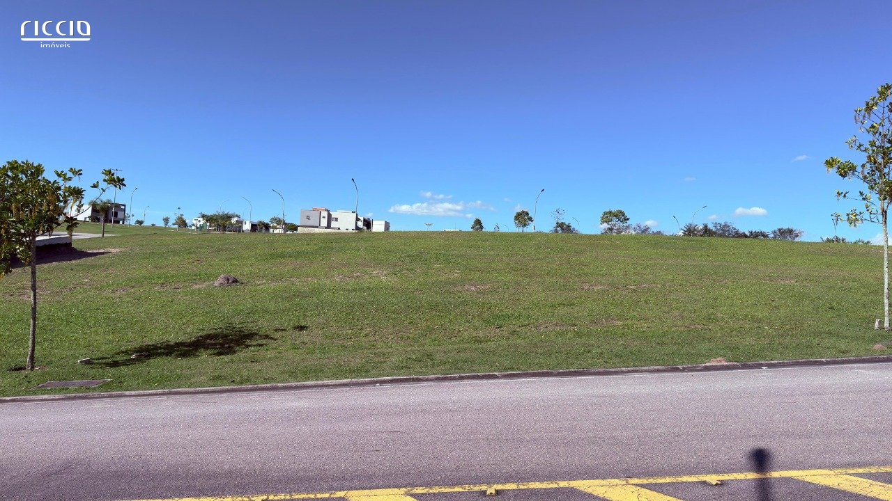 Lote / Terreno PLANO à venda 1.094 m² na melhor Quadra do Condomínio Alphaville 1 Urbanova - SJC ao lado da praça principal