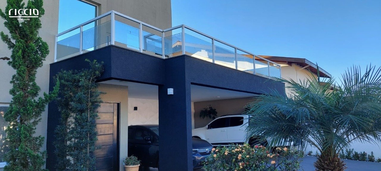 Maravilhoso sobrado alto padrão no Lessa - Pindamonhangaba