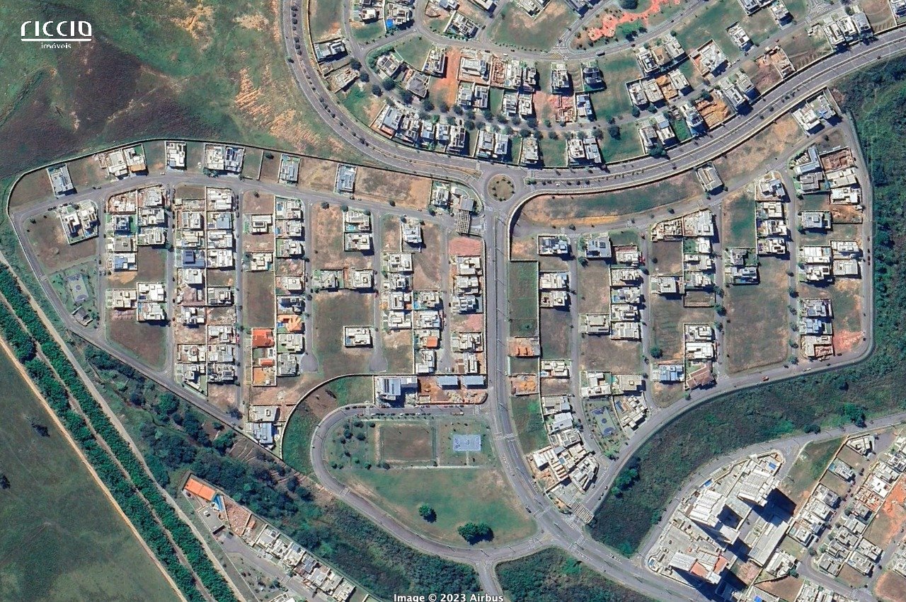 Terreno ESQUINA 664,00 m² Cond. Colinas do Paratehy Urbanova - Plano, próximo a área de lazer.