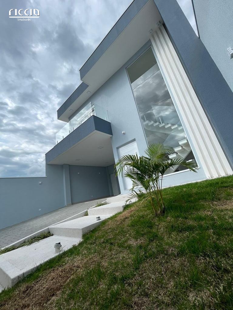 Linda e nova casa no Villa Branca
