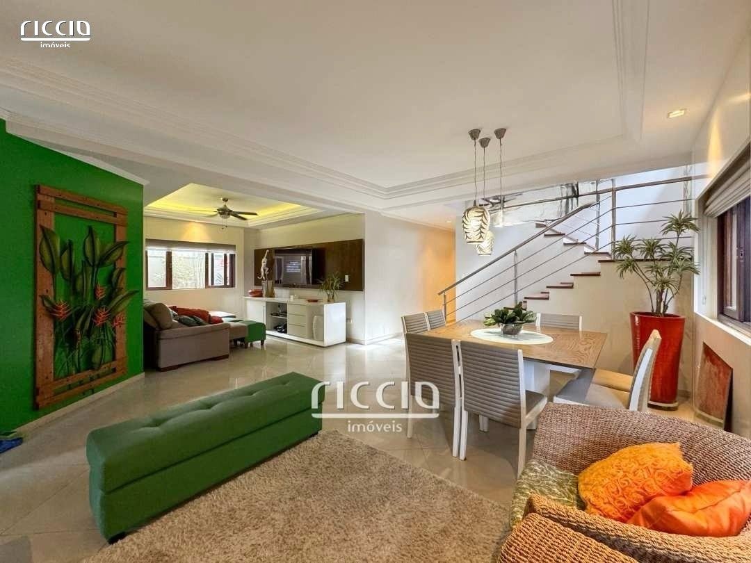 Casa em Condomínio à venda no Jardim Aquarius — ambiente interno