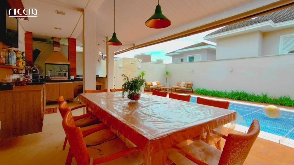 Casa em Condomínio à venda no Urbanova — ambiente interno