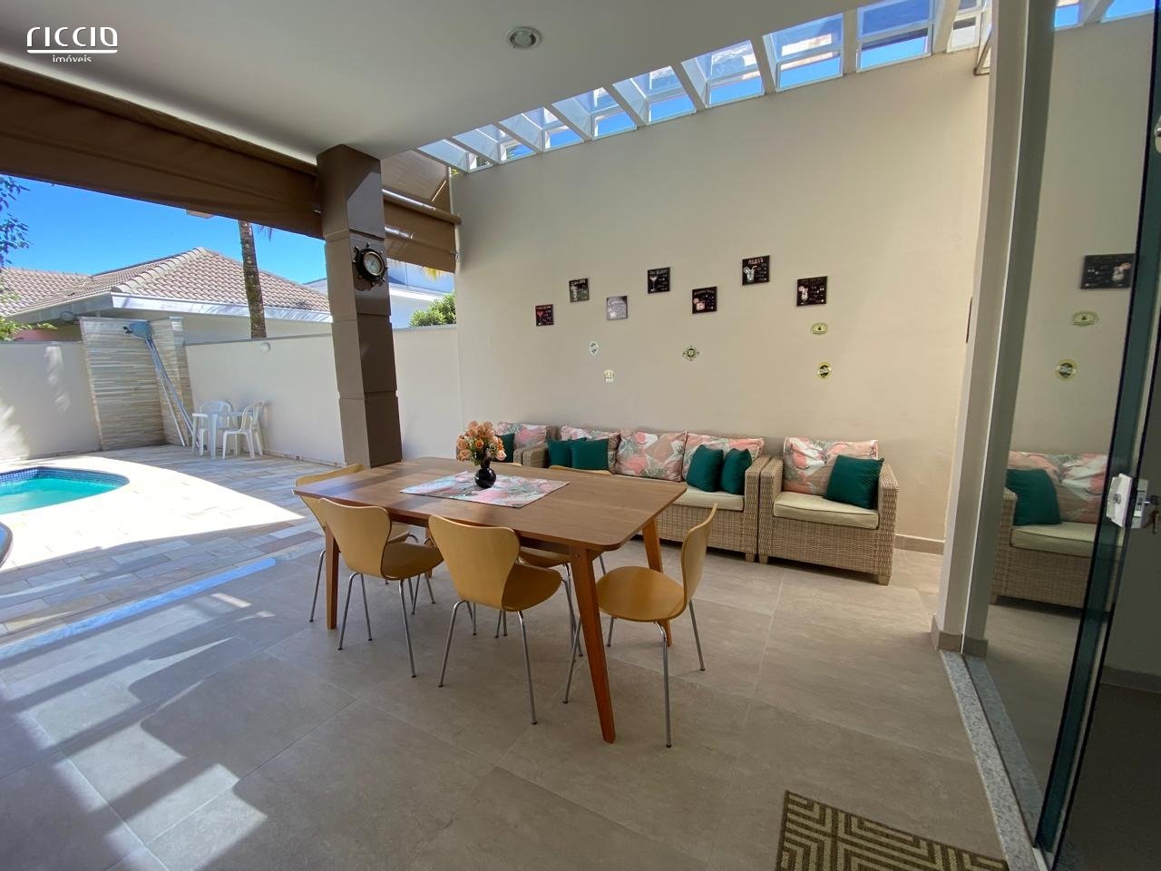 Casa em Condomínio à venda no Urbanova — ambiente interno