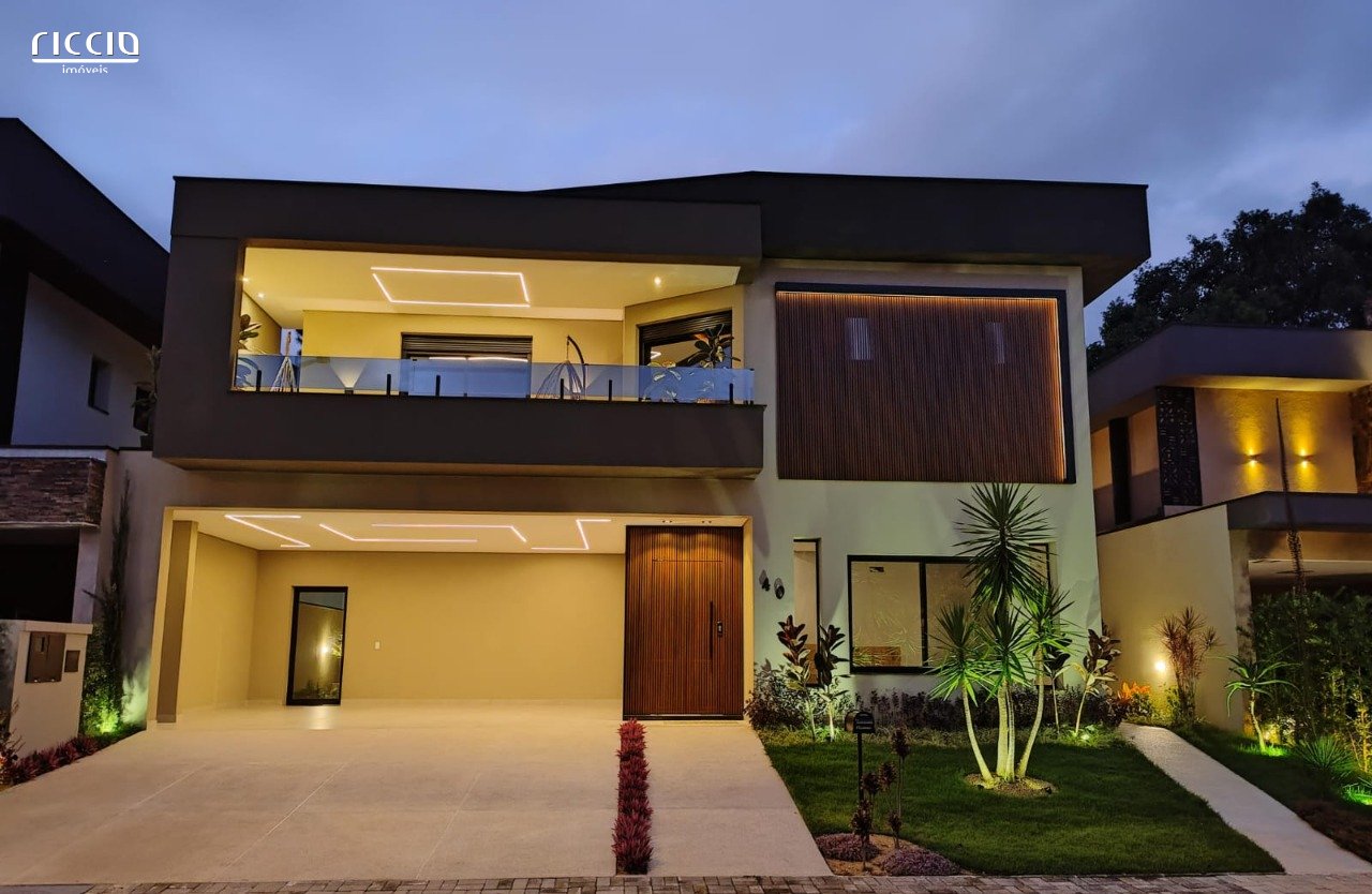 Casa com 4 SUÍTES com Planejados - Condomínio Jardim do Golfe 1 - Avalia Permuta! Mande Sua Proposta!