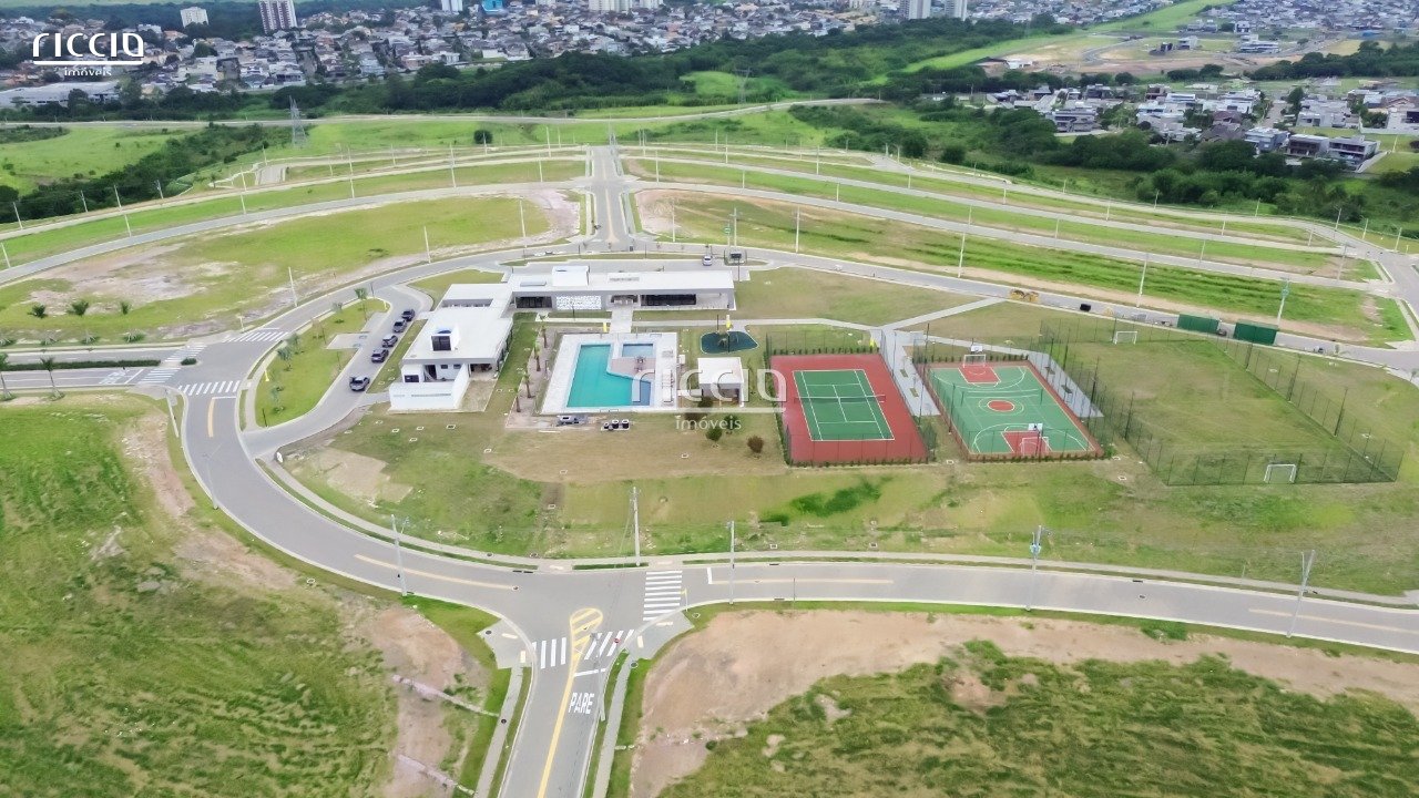Terreno à venda de Esquina no Cond. Terras Alpha Urbanova, 550 m² Leve Declive - Vista para Montanhas