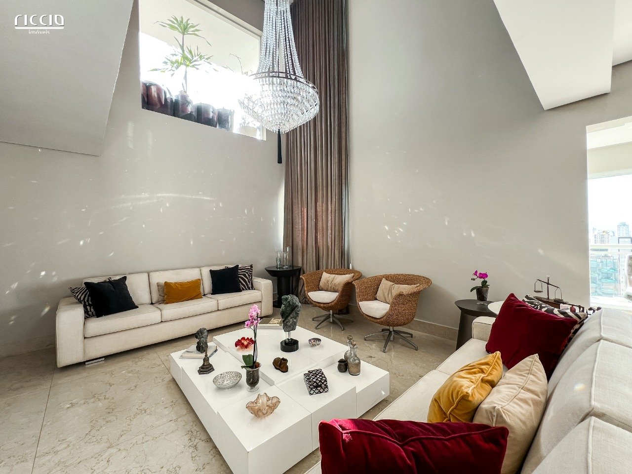 Cobertura à venda no Vila Adyana — ambiente interno