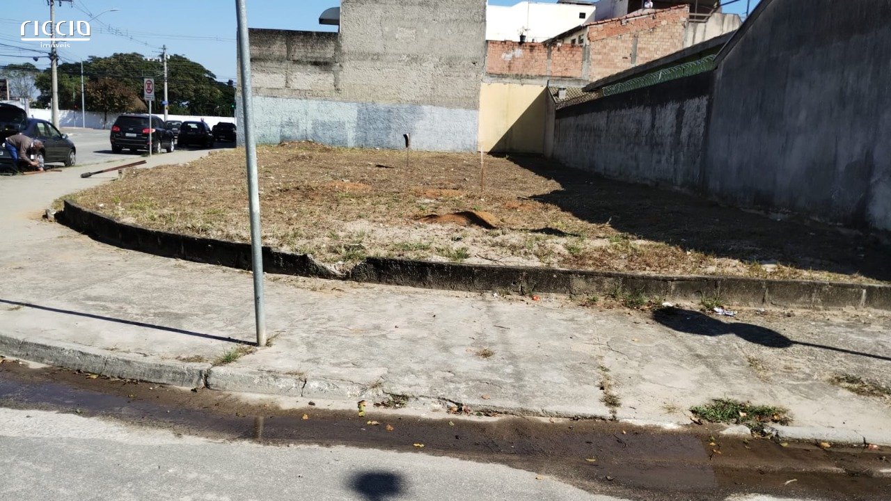 Terreno à venda no Parque dos Ipês — detalhe do imóvel