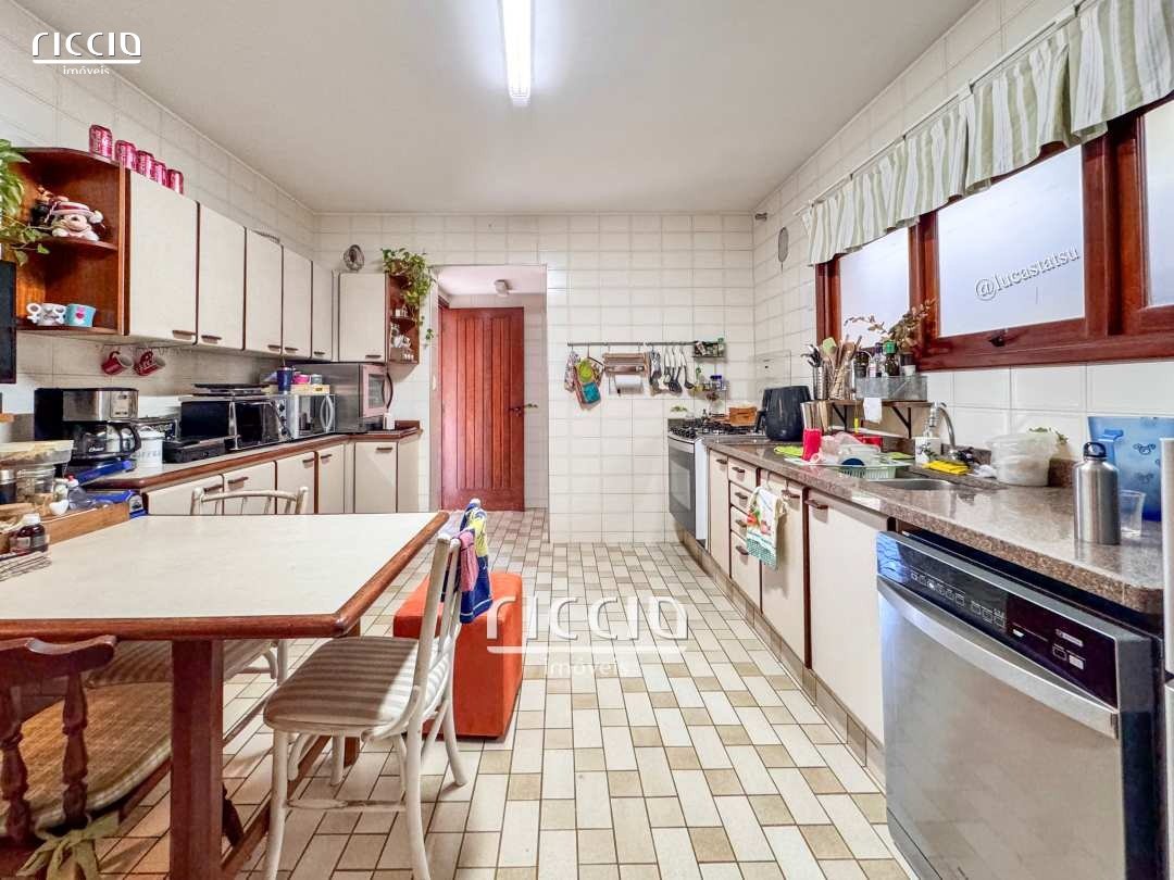 Casa em Condomínio à venda no Jardim das Colinas — imagem 12 de 32