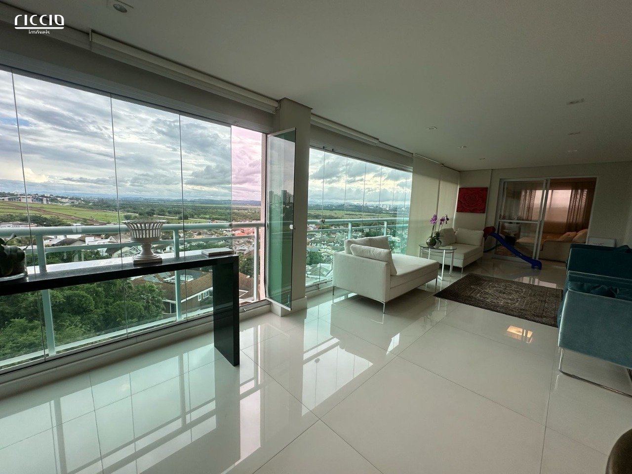 Apartamento à venda no Jardim das Colinas — detalhe do imóvel