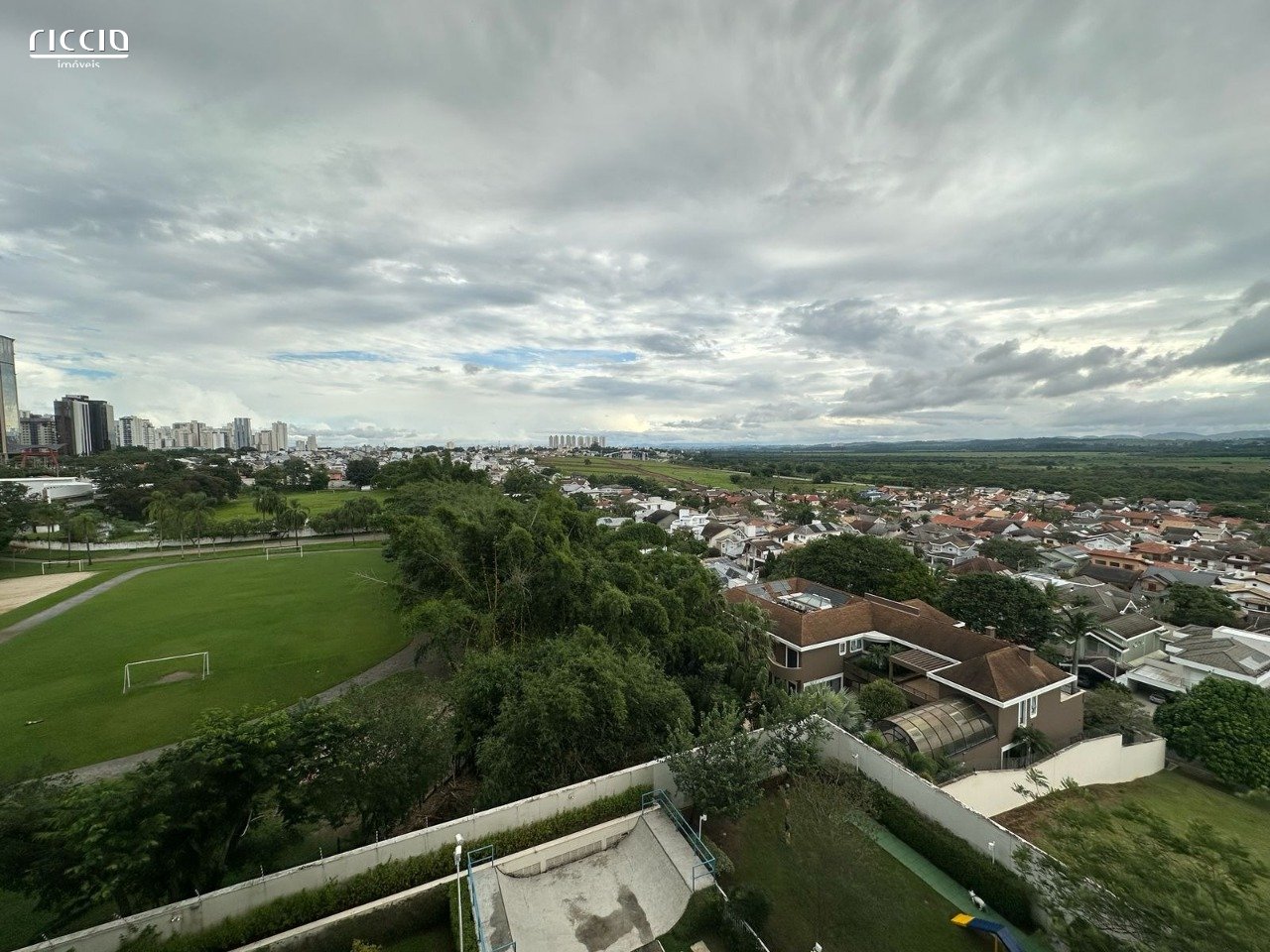 Apartamento à venda no Jardim das Colinas — ambiente interno