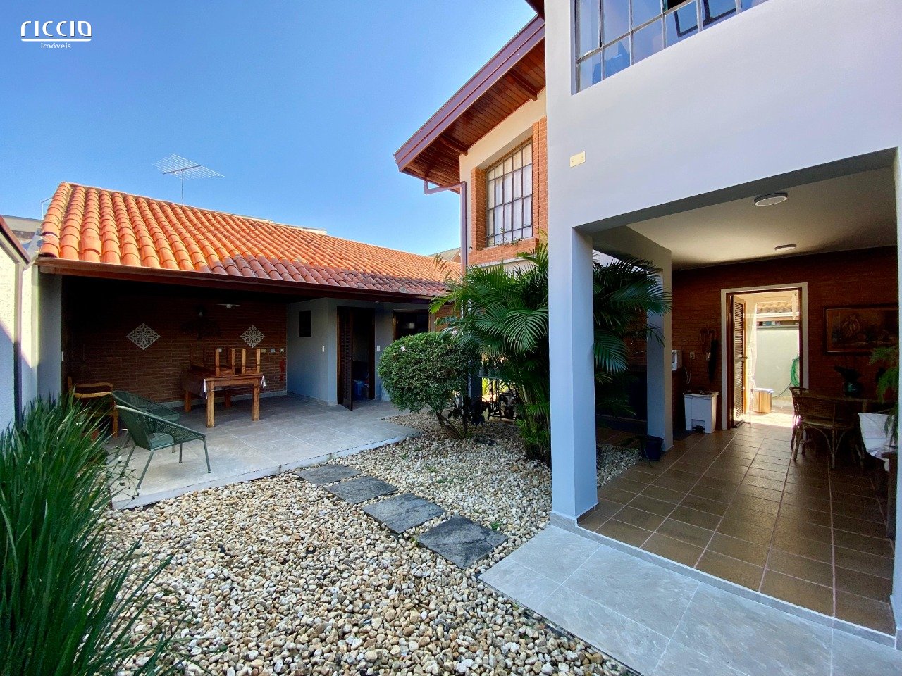 Casa em Condomínio à venda no Jardim das Colinas — imagem 32 de 49