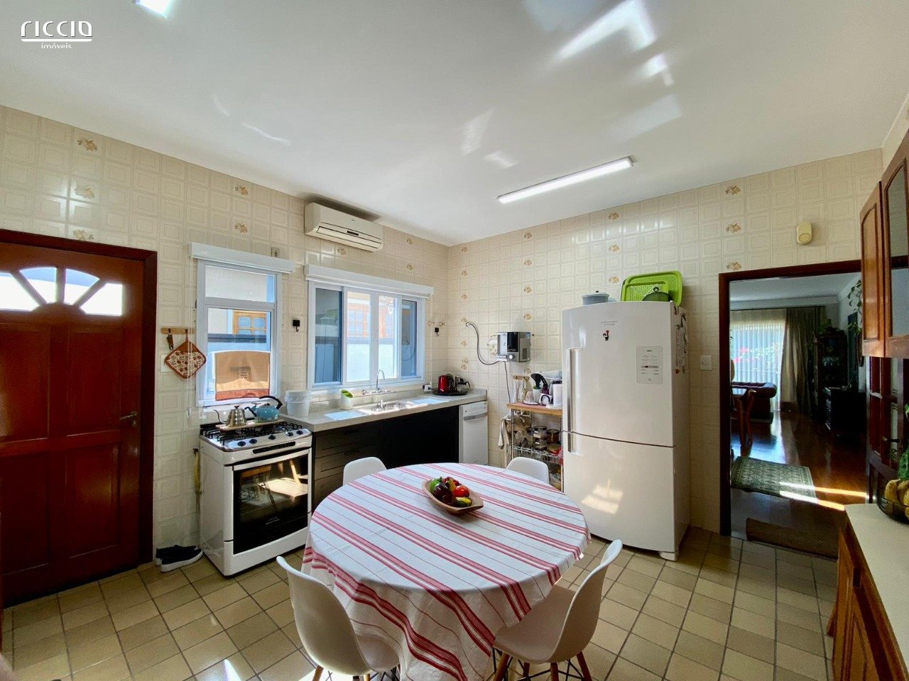 Casa em Condomínio à venda no Jardim das Colinas — imagem 25 de 49