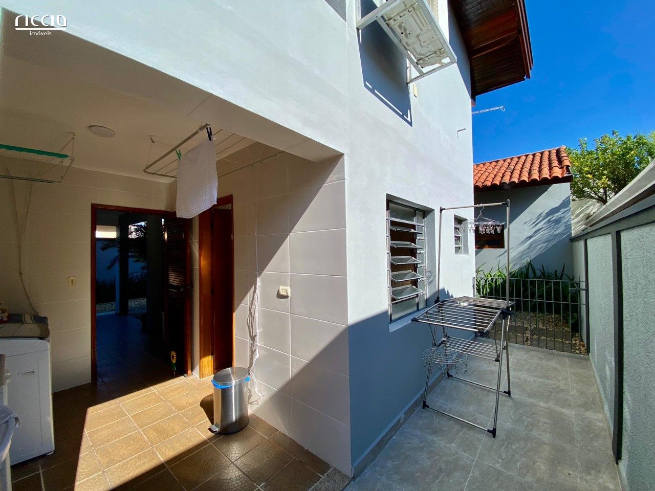 Casa em Condomínio à venda no Jardim das Colinas — imagem 27 de 49