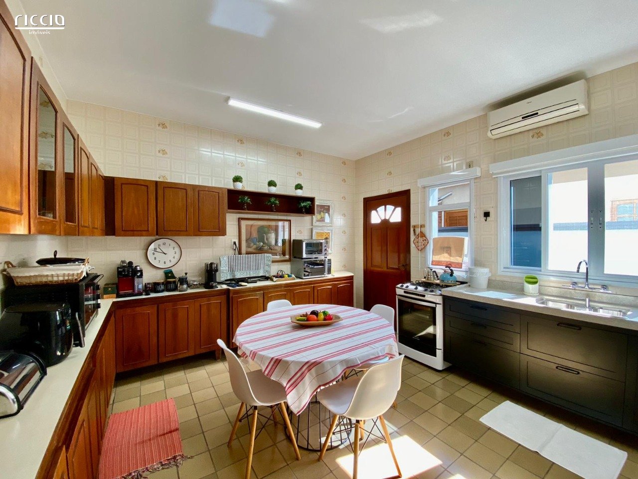 Casa em Condomínio à venda no Jardim das Colinas — imagem 24 de 49