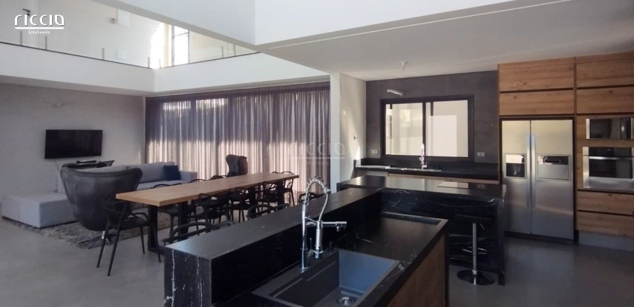 Casa à venda Urbanova - Excelente Sobrado Pronto para Morar - Alphaville 2 - 4 SUÍTES (uma no térreo revers.) - 380 m² de A.C e 504 m² de Terreno