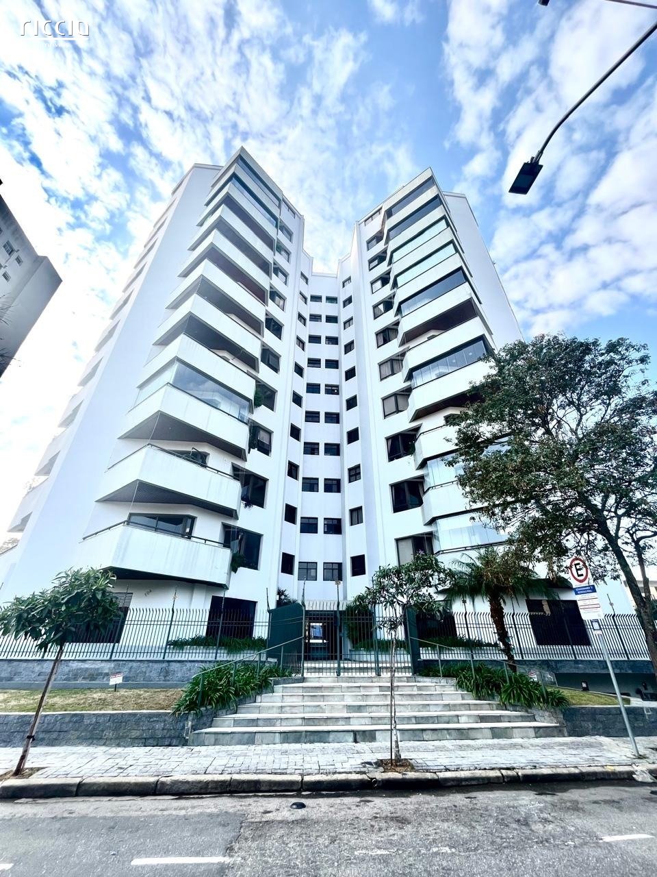 Plaza Alta apartamento com 200m2 3 dormitórios sendo 2 suítes no Vila Adyana