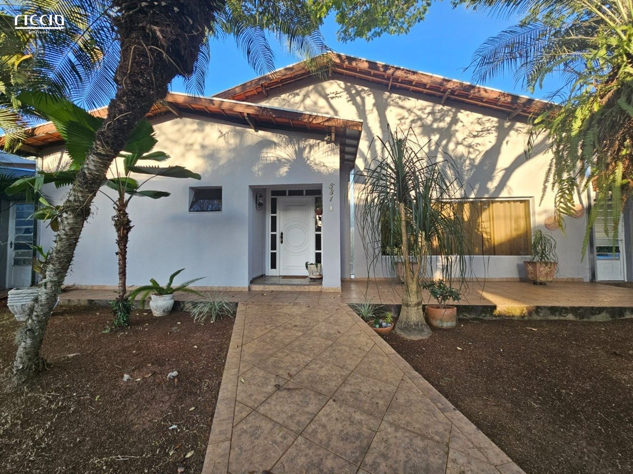 Casa em Condomínio à venda no Jardim das Colinas — detalhe do imóvel