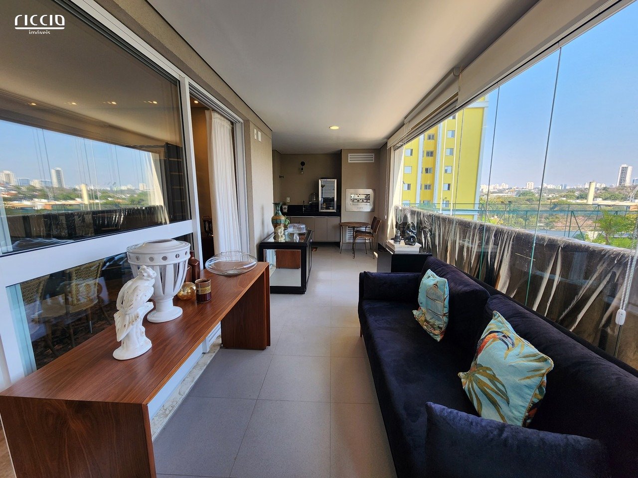 Apartamento no Celebrity Vila Ema com 147m²
